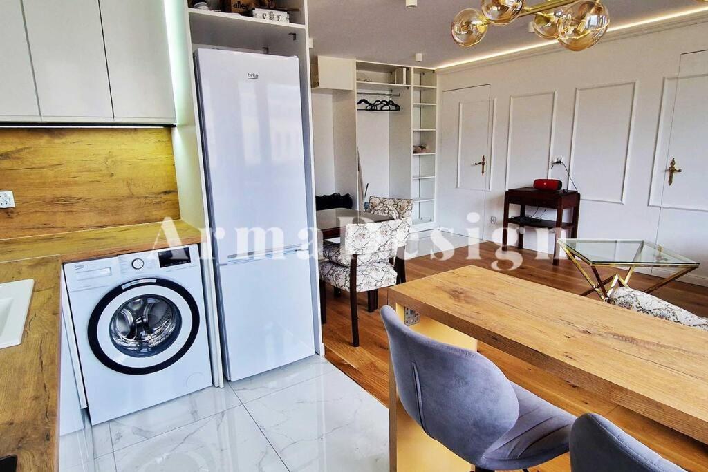 Arma Design Apartment 2 Bedrooms Warsawa Bagian luar foto